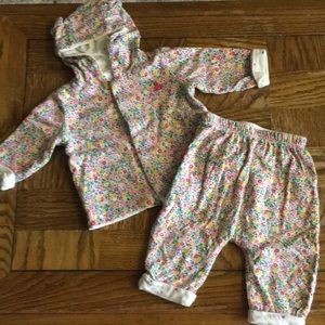 Baby Gap Reservable Outfit. 3-6 months